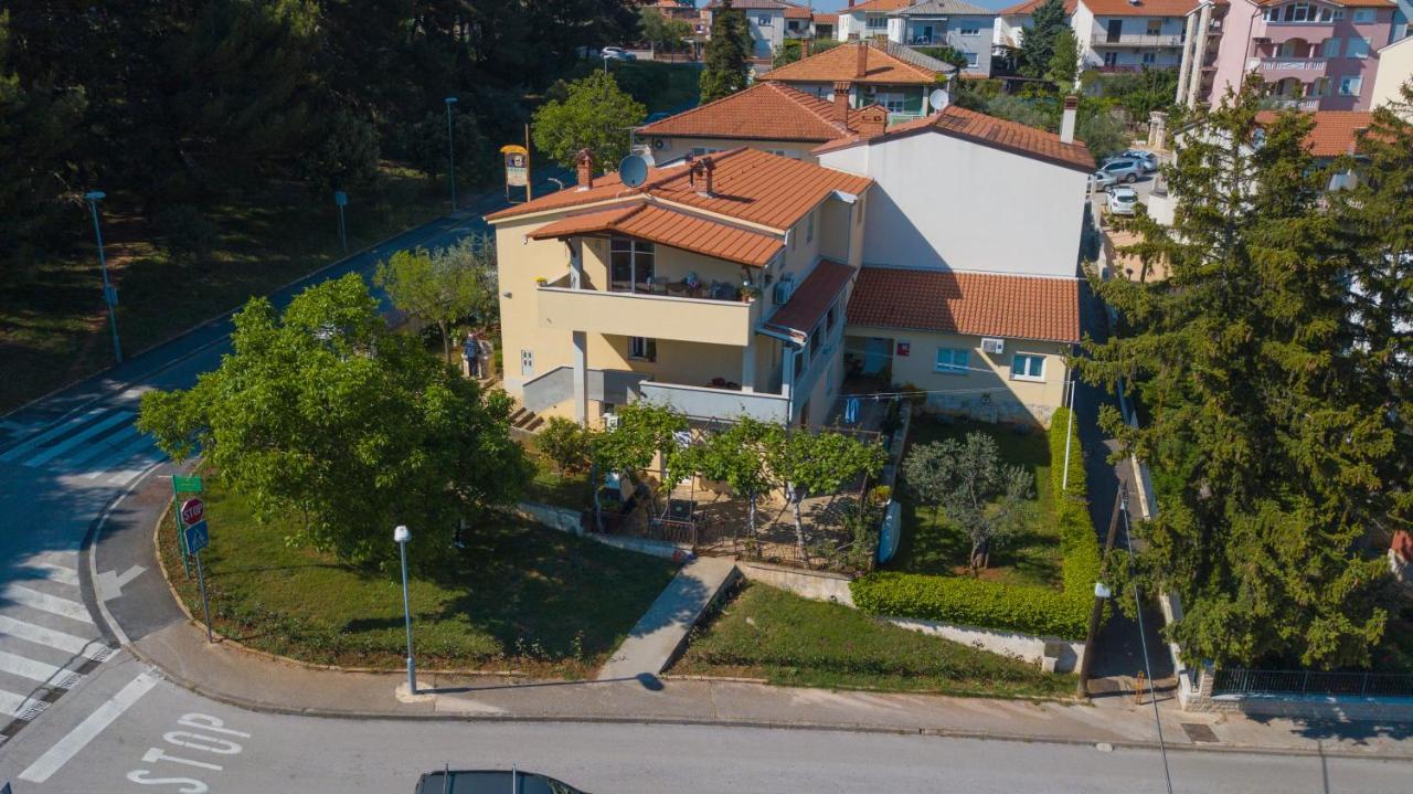Apartment Mir Pula Bagian luar foto
