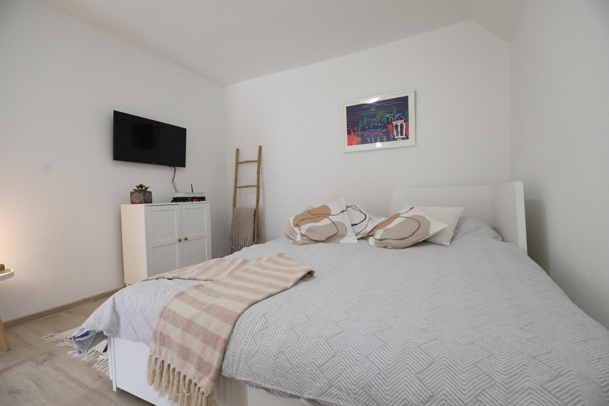 Apartment Mir Pula Bagian luar foto