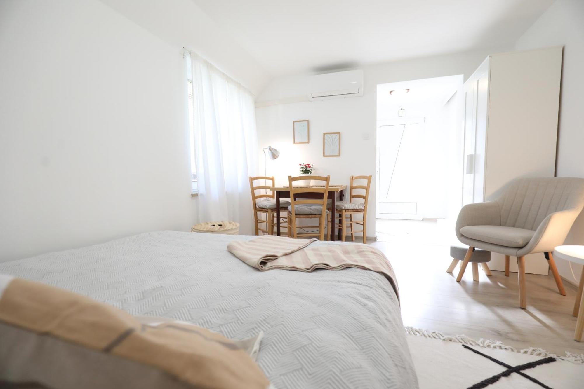 Apartment Mir Pula Bagian luar foto