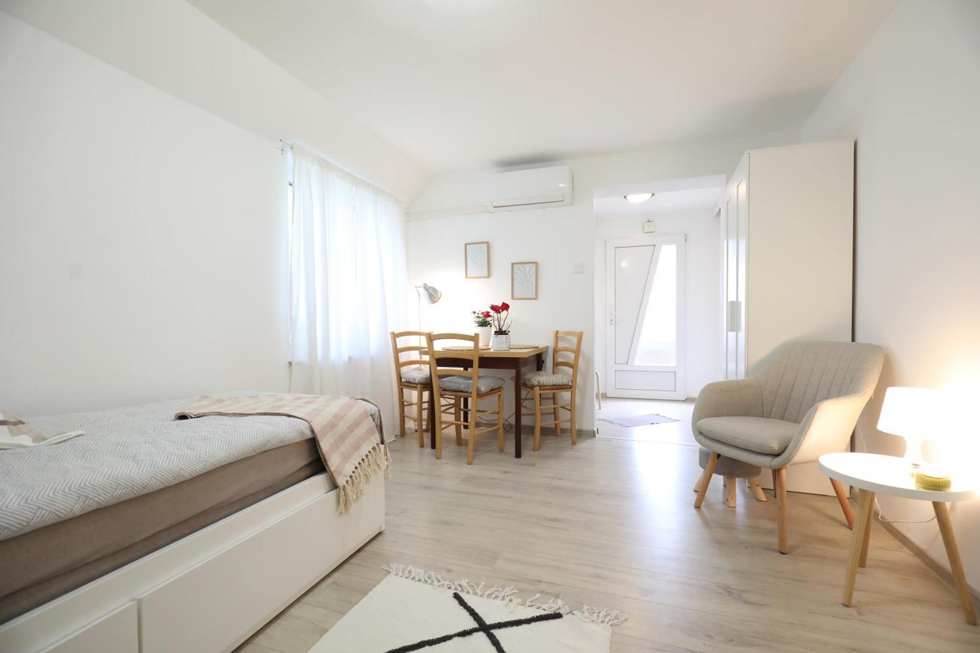 Apartment Mir Pula Bagian luar foto