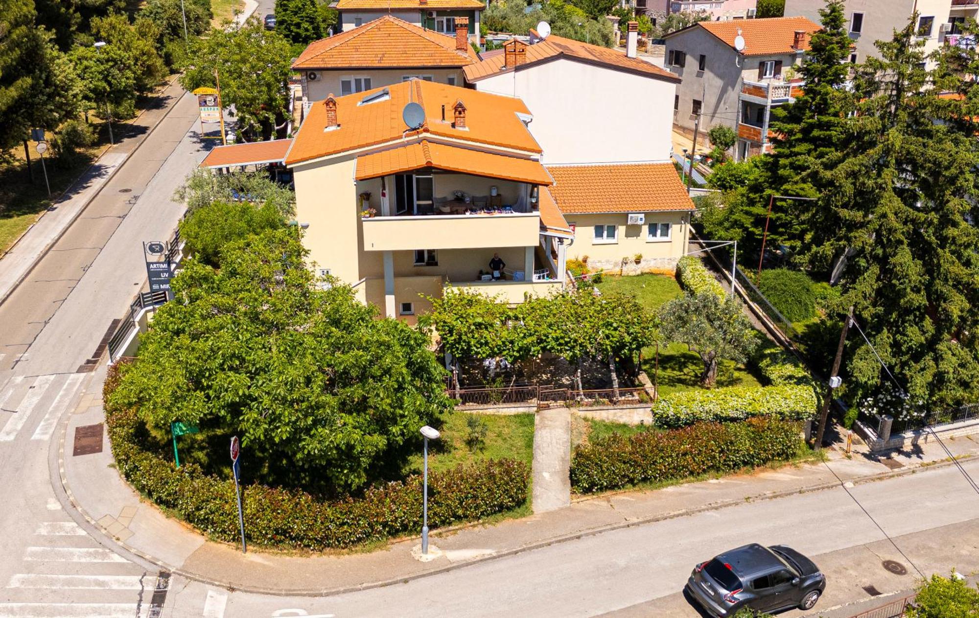 Apartment Mir Pula Bagian luar foto