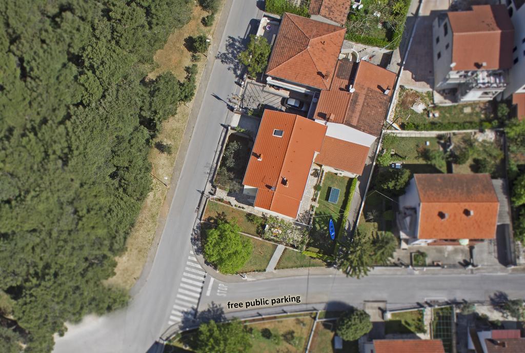 Apartment Mir Pula Bagian luar foto