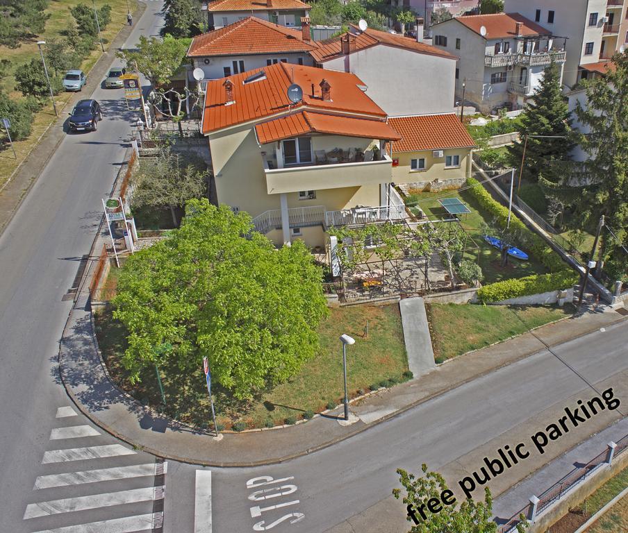 Apartment Mir Pula Bagian luar foto